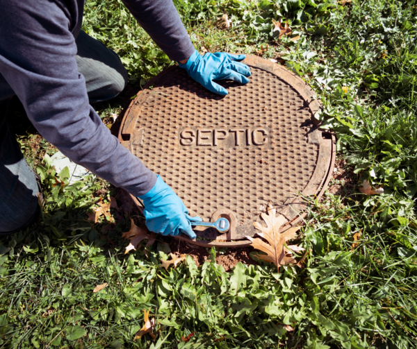 septic tank pumping South Lyon